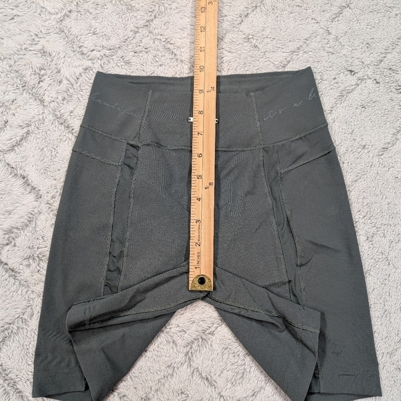 Gymshark Shorts Womens XS Green Whitney Simmons V3 Mesh Bike Train - Picture 4 of 7